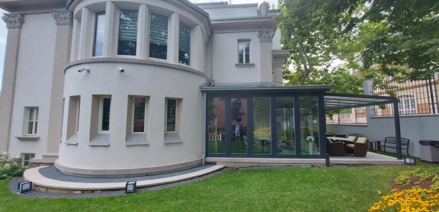 ULTRALUXURY VILLA is FOR SALE in the 12th district!
