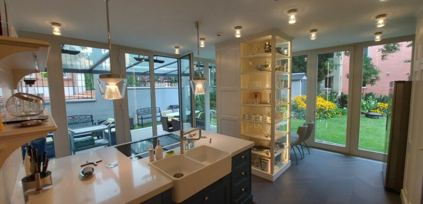 ULTRALUXURY VILLA is FOR SALE in the 12th district!