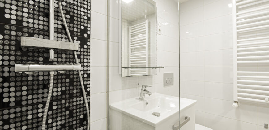 FULL DANUBE PANORAMIC BALCONY APARTMENT is FOR SALE on the BEM embankment!