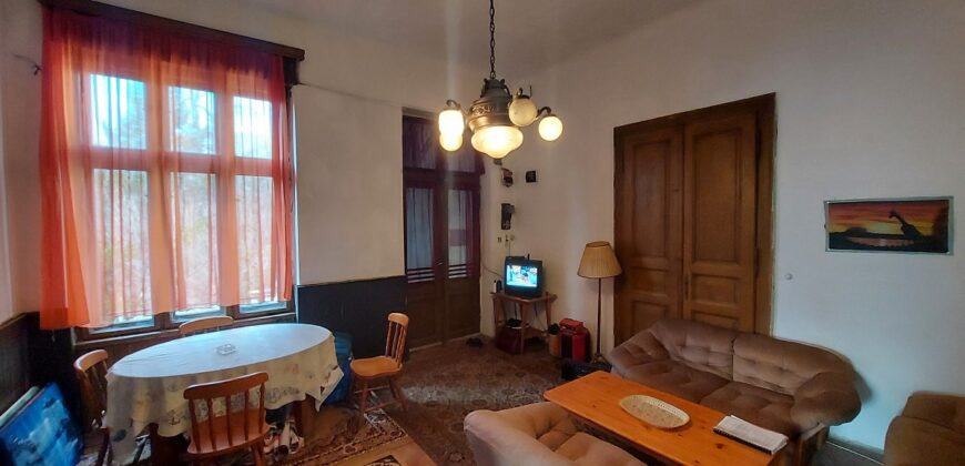 PART of A VILLA BUILDING is for SALE, TO BE RENOVATED!