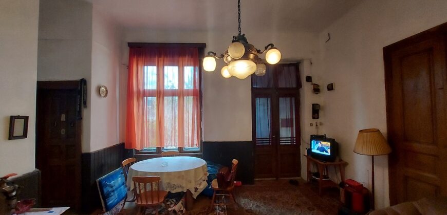 PART of A VILLA BUILDING is for SALE, TO BE RENOVATED!