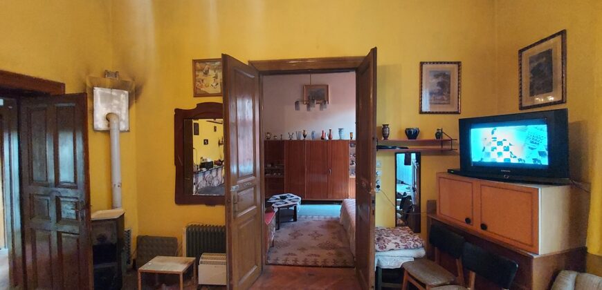 PART of A VILLA BUILDING is for SALE, TO BE RENOVATED!