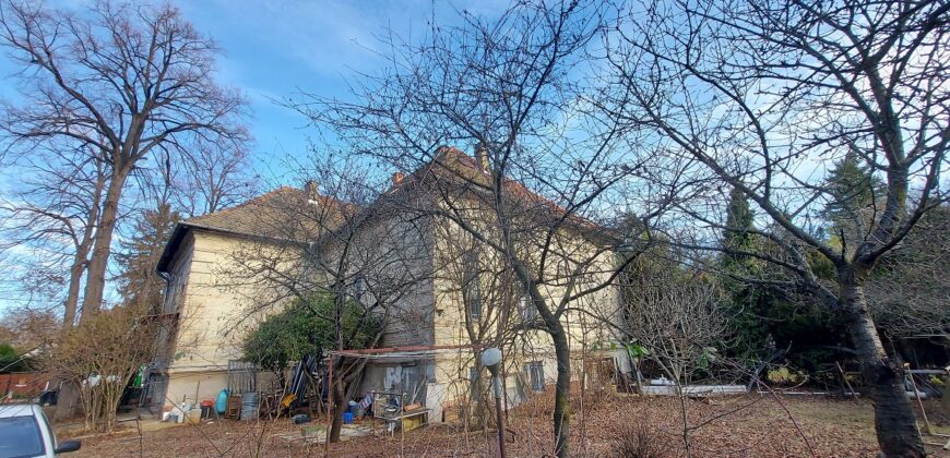 PART of A VILLA BUILDING is for SALE, TO BE RENOVATED!