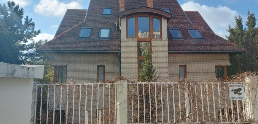QUALITY/INDEPENDENT OFFICE BUILDING (primarily) is FOR SALE for COMPANY HEADQUARTER!