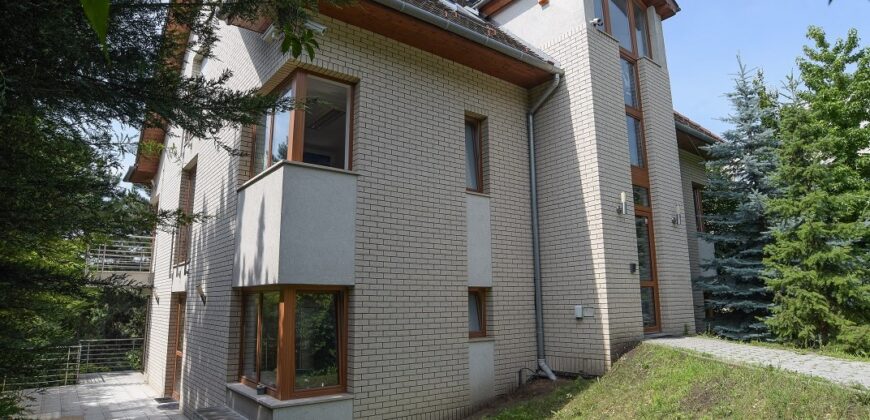 QUALITY/INDEPENDENT OFFICE BUILDING (primarily) is FOR SALE for COMPANY HEADQUARTER!