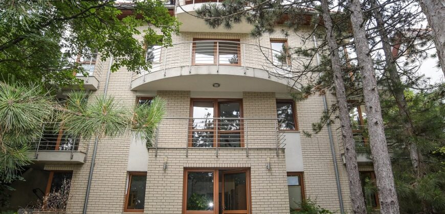 QUALITY/INDEPENDENT OFFICE BUILDING (primarily) is FOR SALE for COMPANY HEADQUARTER!